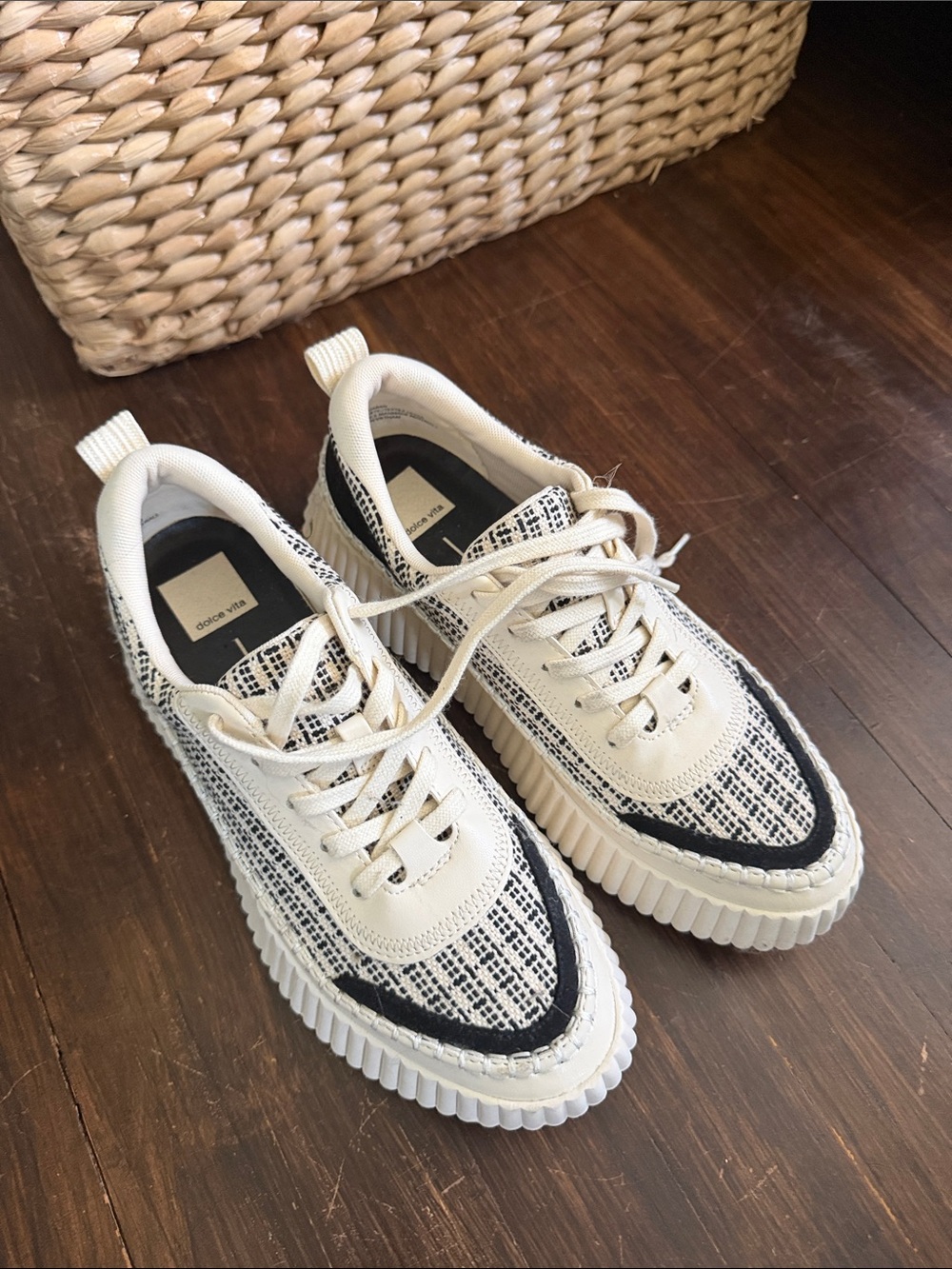 Dolce Vita Cream and Black Lace-Up Sneakers 8.5